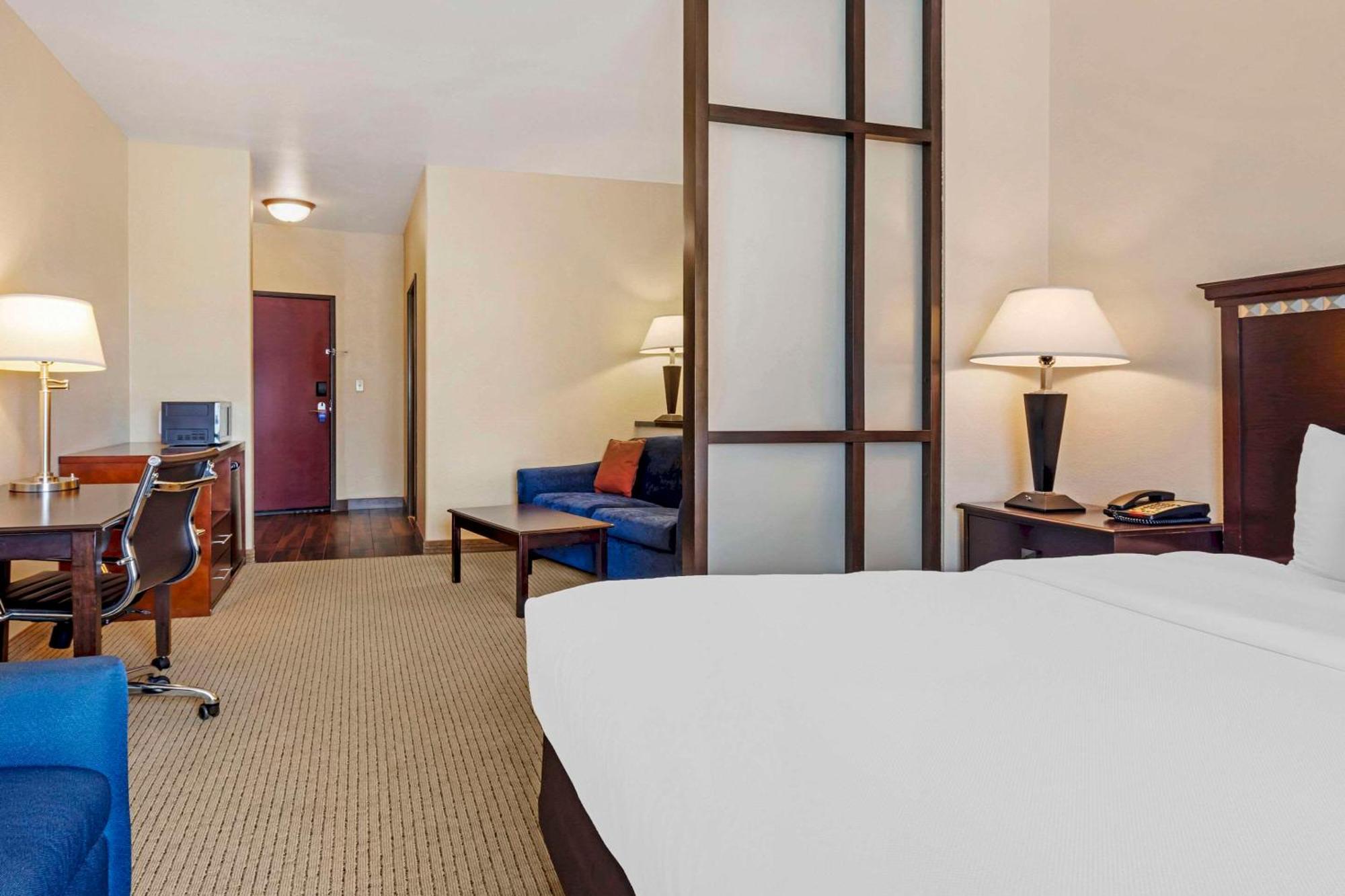 Comfort Suites Palestine Eksteriør bilde