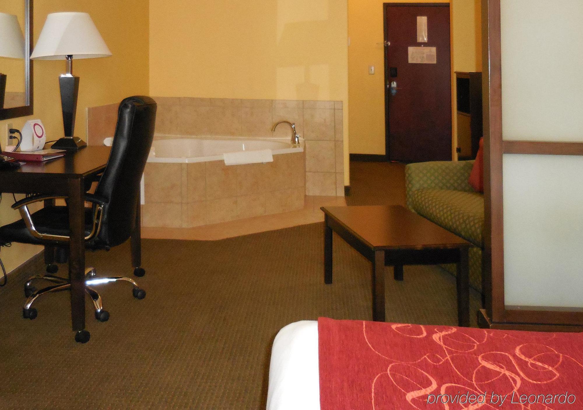 Comfort Suites Palestine Eksteriør bilde