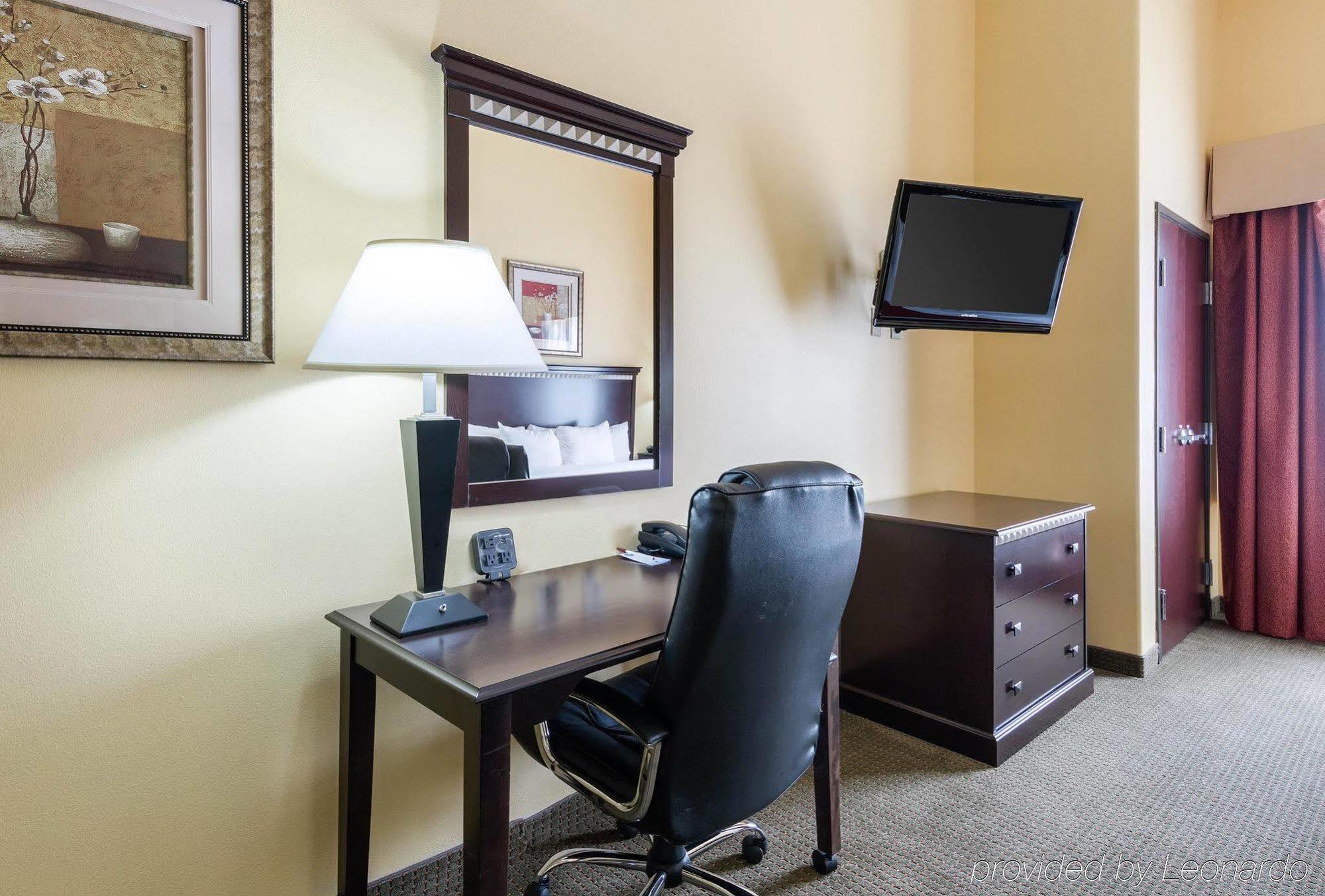 Comfort Suites Palestine Eksteriør bilde